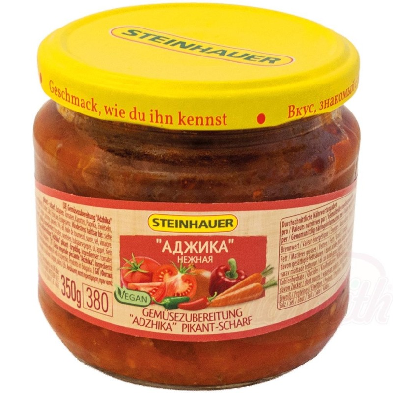 Préparation de légumes "Adzhika" piquante-épicée